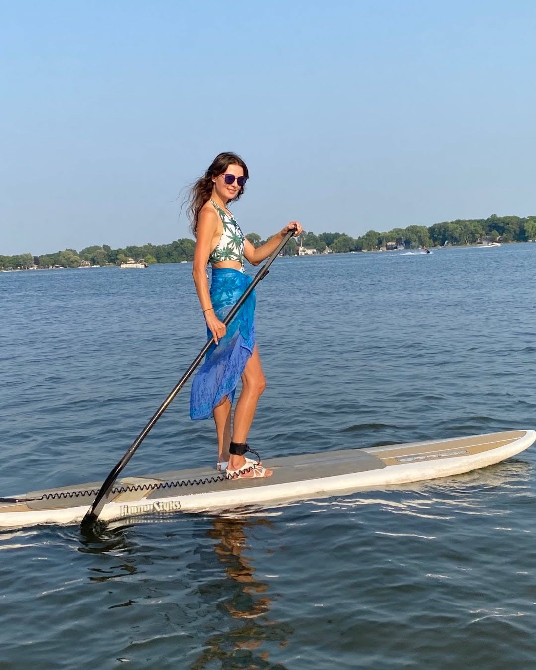 Paddleboarding in Barreletics, better than barefoot
